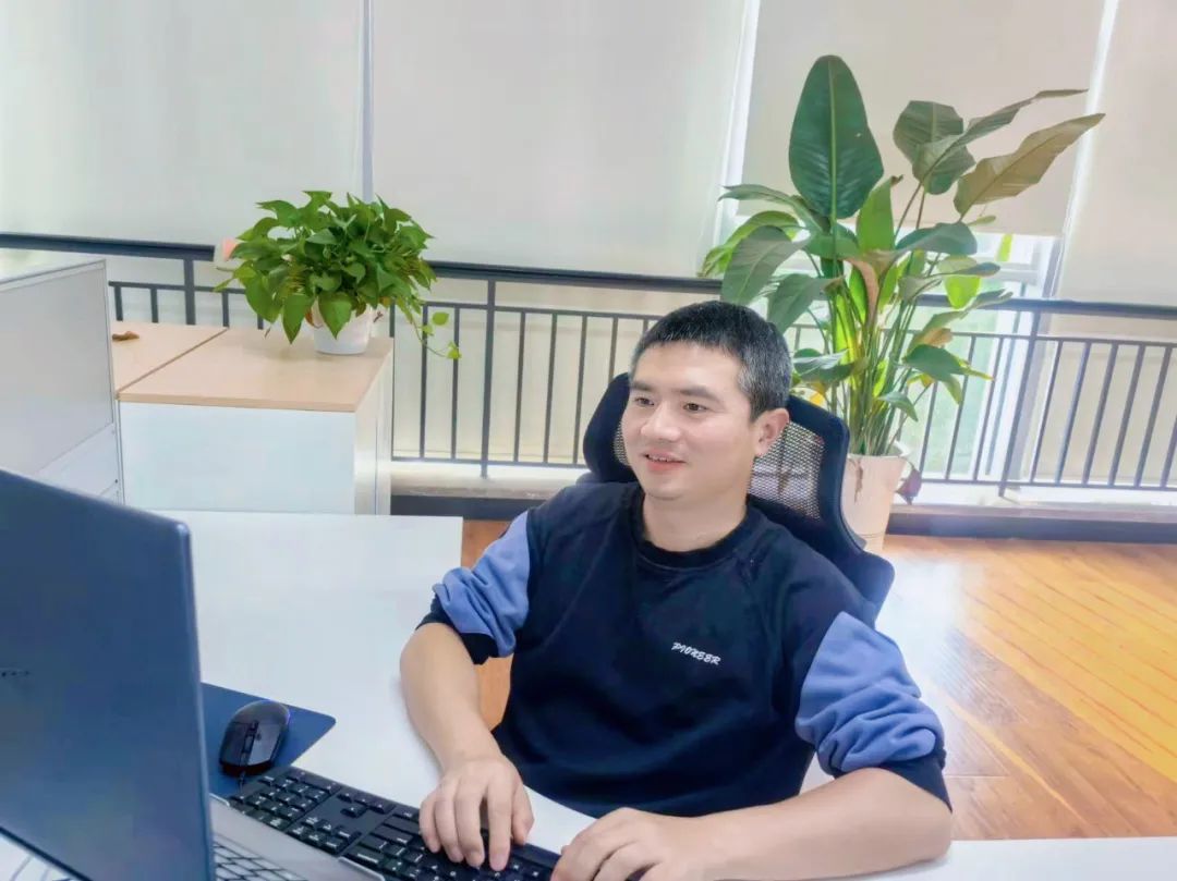 追光者:做难而正确的事,共启数智化转型新篇章