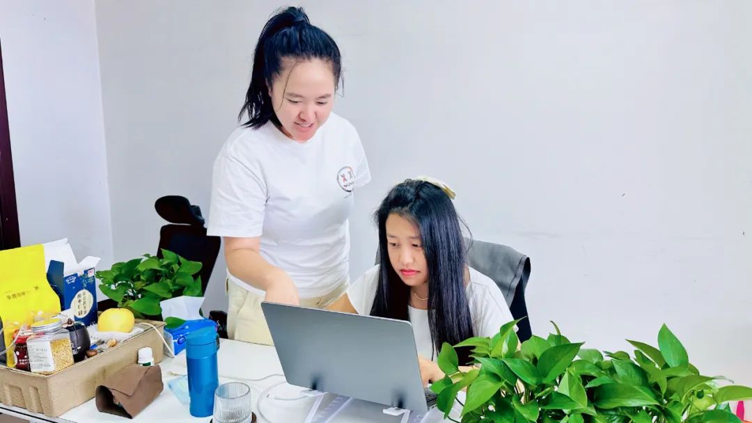 追光者:做难而正确的事,共启数智化转型新篇章