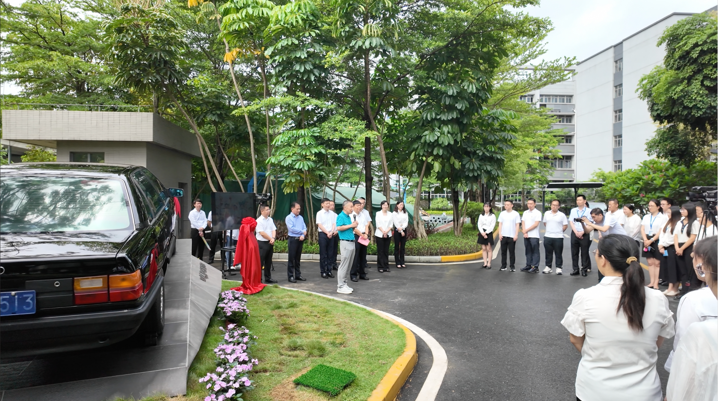 “改革潮涌 科技梦圆”文化展台揭幕仪式举行