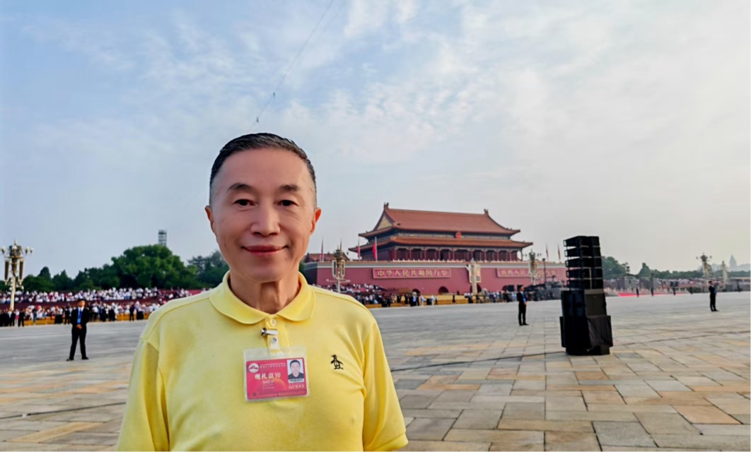 观海融媒 | 心潮澎湃！陈利浩受邀观礼，畅谈国防创新震撼瞬间