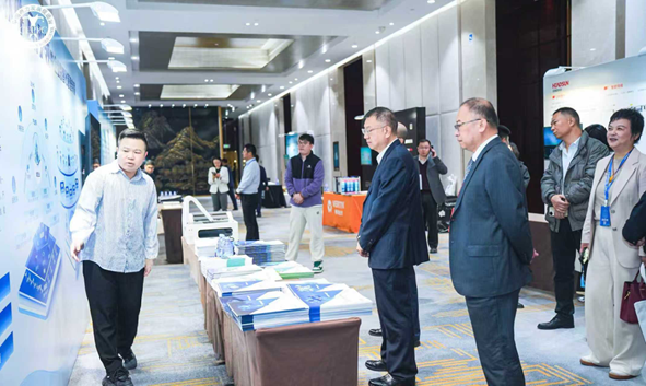 数智赋能,点亮绿色未来——远光软件亮相电力数智化大会