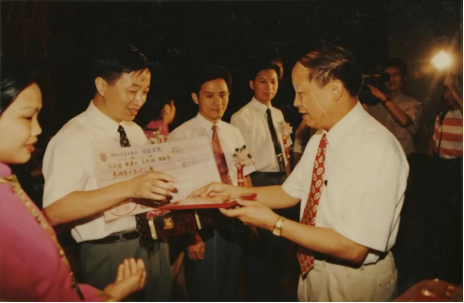珠海“科技重奖”再出发， 陈利浩获“四十年科技创新成就奖”